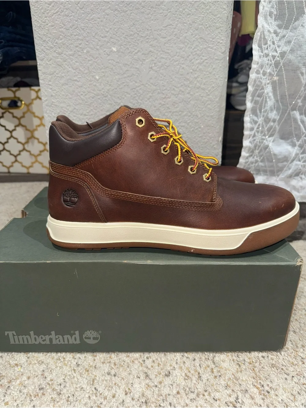Timberland Brown Leather Men’s Chukka Boots with Yellow Laces